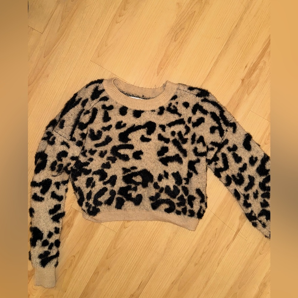 12th Tribe - fuzzy sweater - cropped - leopard print